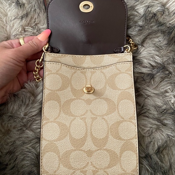 🌹Rachel phone crossbody with butterfly appliqué🌹